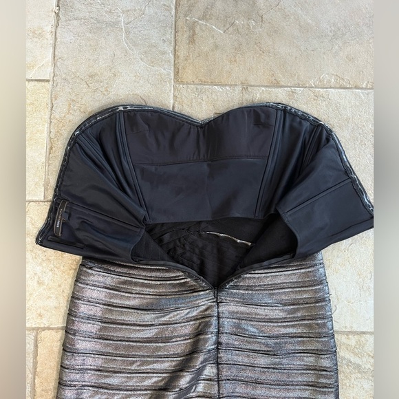 BCBG Max Azria Strapless Mini Dress Sz M | Metallic Y2K Bodycon Kardashian - Picture 13 of 16